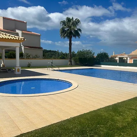 Casa Rachael Албуфейра